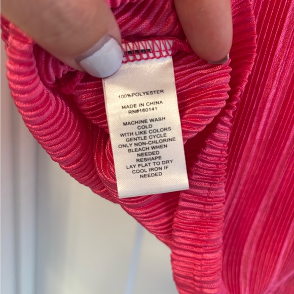 NWT Chic Raspberry Sorbet Sleeveless Blouse with Ruffle Trim- Size Large - Picture 8 of 8